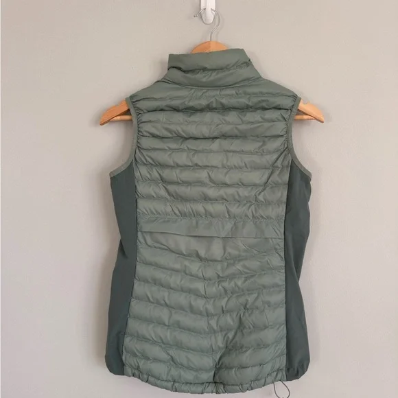 Columbia Women's Puffer Vest - Picture 5 of 11